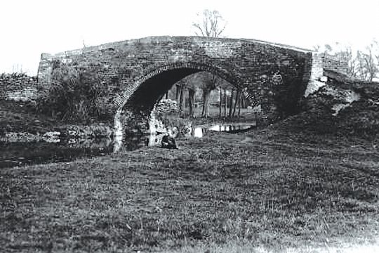 The original Weymoor Bridge before demolition