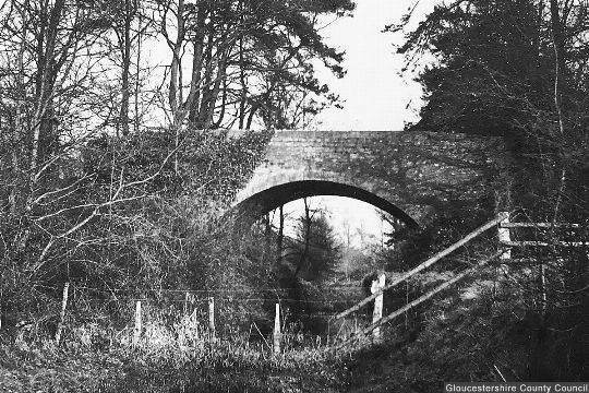 Site of Park Leaze Bridge, Ewen