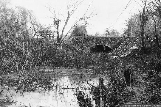 Furzen Leaze Bridge looking towards Siddington (1963)