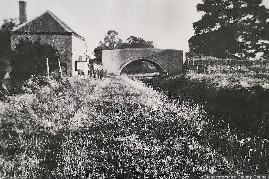Site of Blue House Bridge, Siddington