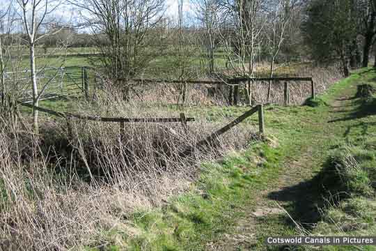 Track across canal at Plummers Farm, Siddington