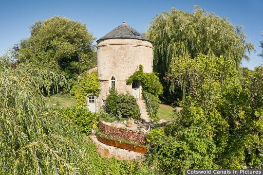 Cerney Wick Round House