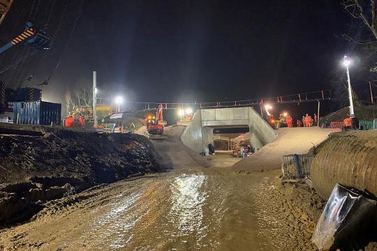 Re-instating the embankment. (Courtesy Network Rail)